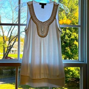 White House Black Market white sleeveless top size xs